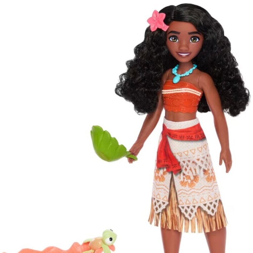 Disney Princess Ocean Friends Moana Doll with Moldable Sand-Animal Friend & 8 Ac
